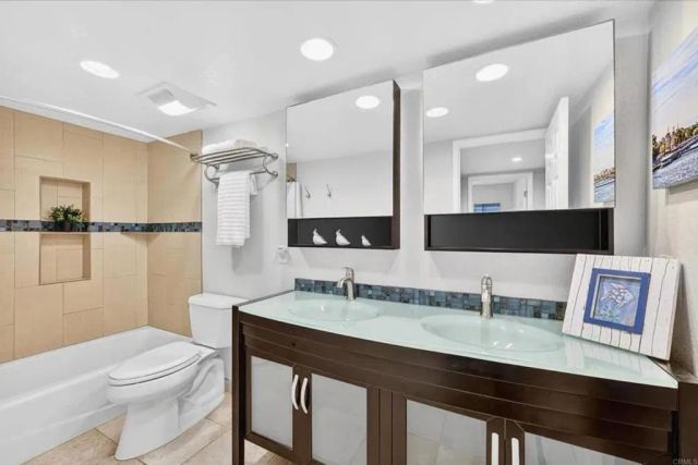 957 Hygeia Avenue, Encinitas, CA 92024