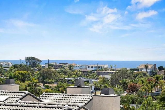 957 Hygeia Avenue, Encinitas, CA 92024