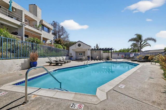 957 Hygeia Avenue, Encinitas, CA 92024