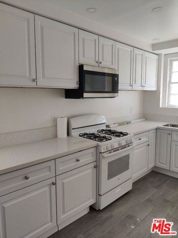 750 N St Andrews Place 201, Los Angeles, CA 90038