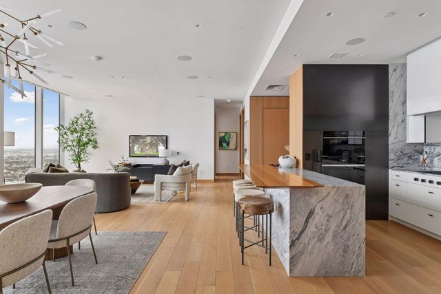 255 Hennepin Avenue 3304, Minneapolis, MN 55401