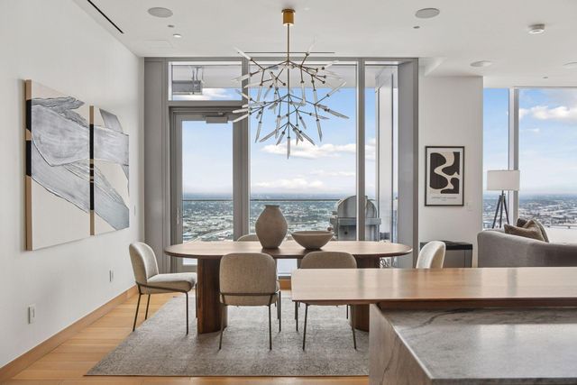 255 Hennepin Avenue 3304, Minneapolis, MN 55401