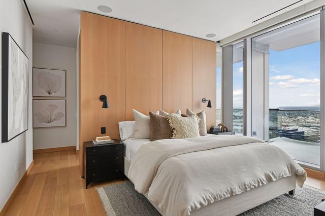 255 Hennepin Avenue 3304, Minneapolis, MN 55401