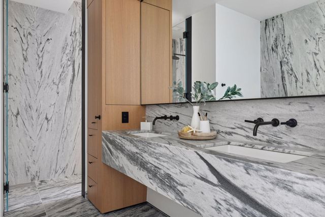 255 Hennepin Avenue 3304, Minneapolis, MN 55401