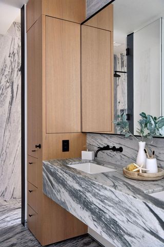 255 Hennepin Avenue 3304, Minneapolis, MN 55401