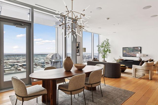 255 Hennepin Avenue 3304, Minneapolis, MN 55401