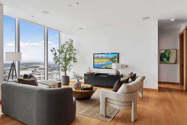 255 Hennepin Avenue 3304, Minneapolis, MN 55401