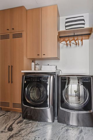 255 Hennepin Avenue 3304, Minneapolis, MN 55401