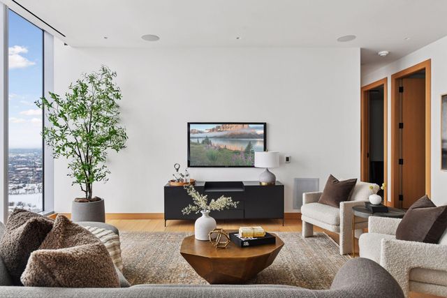 255 Hennepin Avenue 3304, Minneapolis, MN 55401