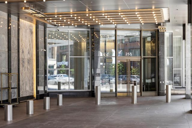 255 Hennepin Avenue 3304, Minneapolis, MN 55401