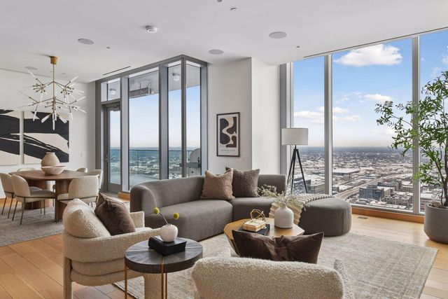 255 Hennepin Avenue 3304, Minneapolis, MN 55401