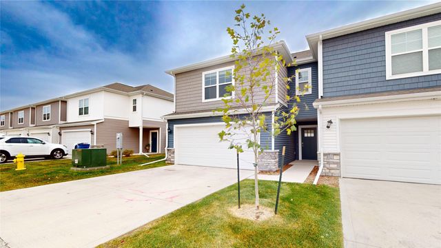 2620 SE Morningdew Drive, West Des Moines, IA 50265