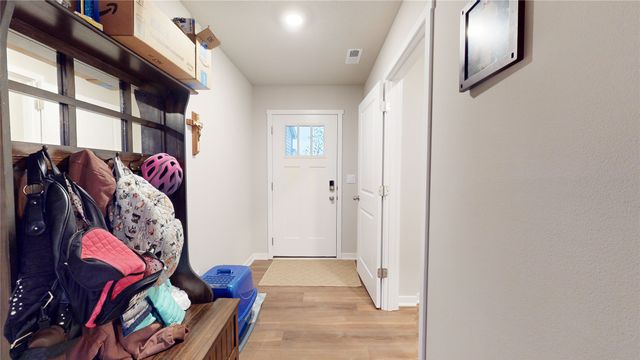 2620 SE Morningdew Drive, West Des Moines, IA 50265