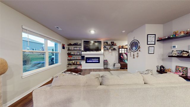 2620 SE Morningdew Drive, West Des Moines, IA 50265