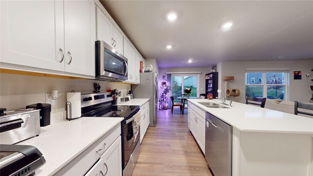 2620 SE Morningdew Drive, West Des Moines, IA 50265