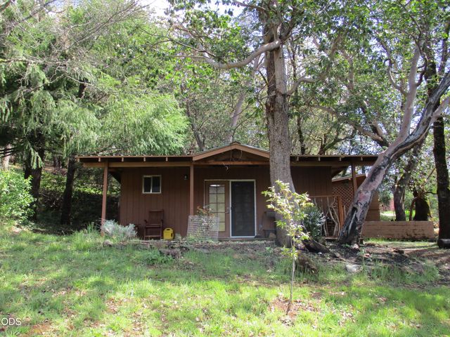 2595 E Evans Creek Road, Rogue River, OR 97537