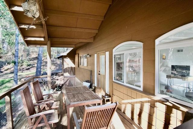 2595 E Evans Creek Road, Rogue River, OR 97537