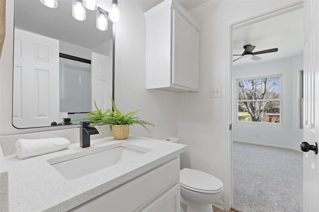 7247 Wardman DR, Del Valle, TX 78617