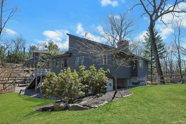 27 Deer Path Road, Tuxedo Park, NY 10987