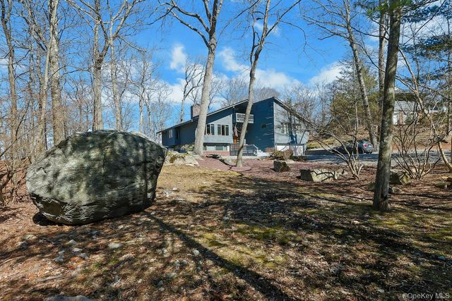 27 Deer Path Road, Tuxedo Park, NY 10987