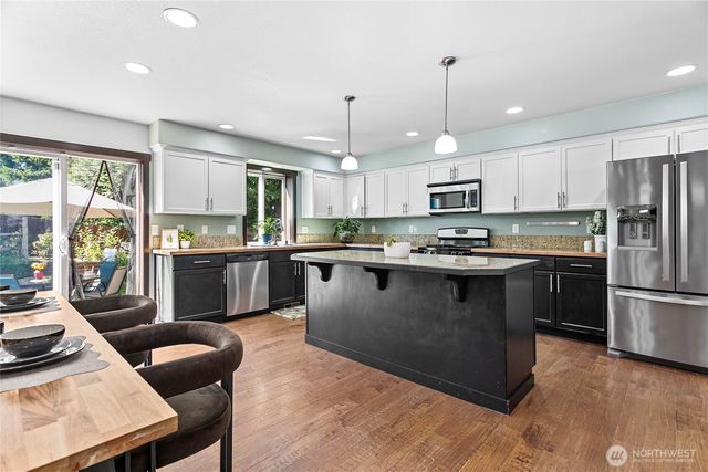 420 Barry Loop, Mount Vernon, WA 98274