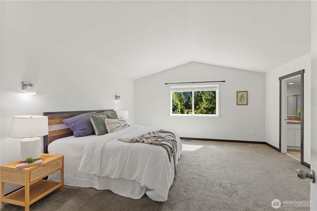 420 Barry Loop, Mount Vernon, WA 98274