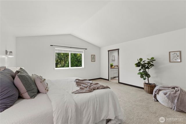 420 Barry Loop, Mount Vernon, WA 98274