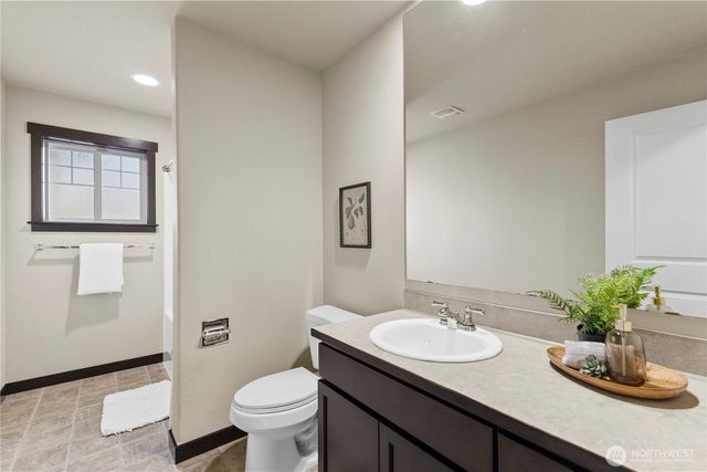 420 Barry Loop, Mount Vernon, WA 98274
