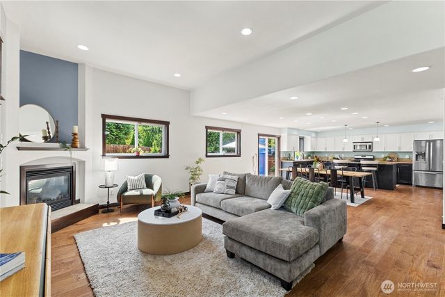 420 Barry Loop, Mount Vernon, WA 98274