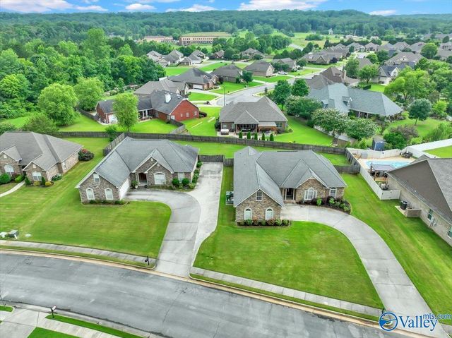 4017 Saddlehorn Bend, Decatur, AL 35603