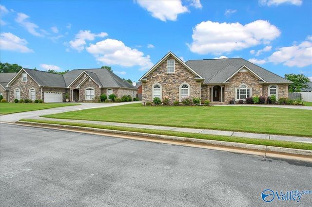 4017 Saddlehorn Bend, Decatur, AL 35603
