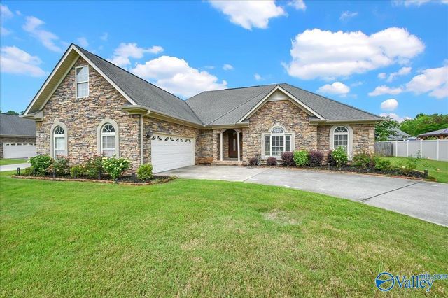 4017 Saddlehorn Bend, Decatur, AL 35603