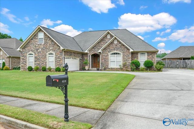 4017 Saddlehorn Bend, Decatur, AL 35603