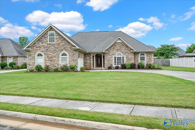 4017 Saddlehorn Bend, Decatur, AL 35603