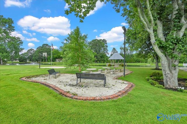 4017 Saddlehorn Bend, Decatur, AL 35603