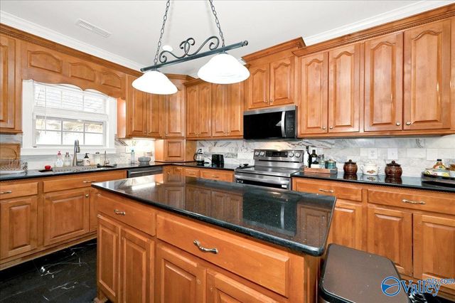 4017 Saddlehorn Bend, Decatur, AL 35603