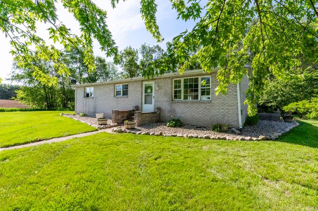 10390 E 375 N, Howe, IN 46746