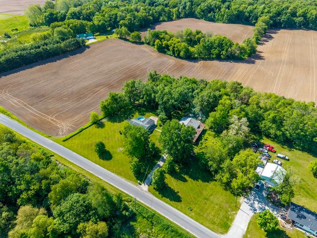10390 E 375 N, Howe, IN 46746