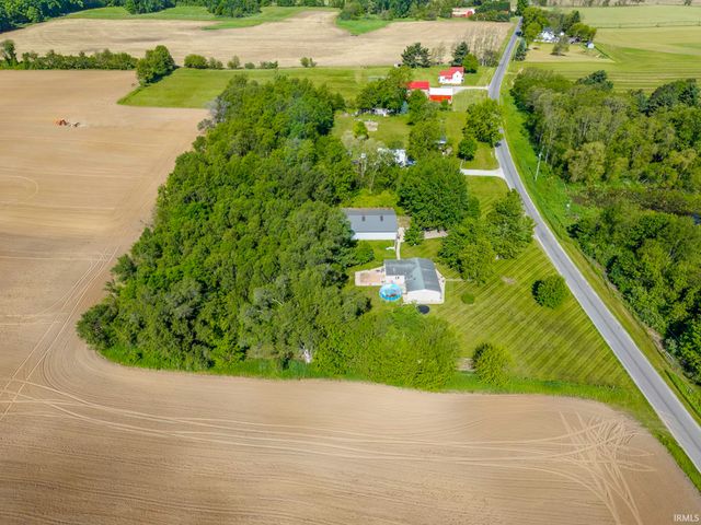 10390 E 375 N, Howe, IN 46746