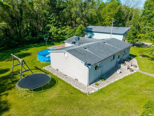 10390 E 375 N, Howe, IN 46746