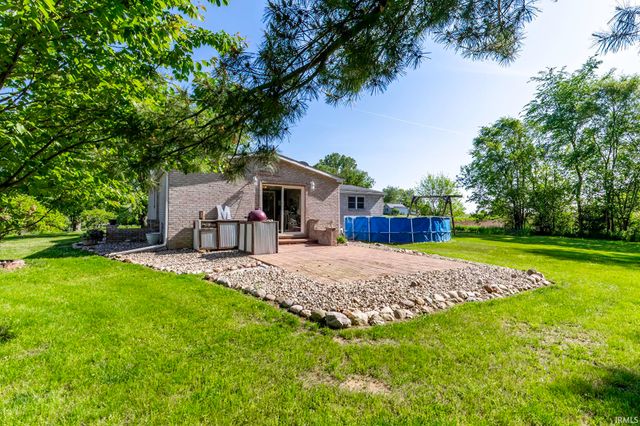 10390 E 375 N, Howe, IN 46746