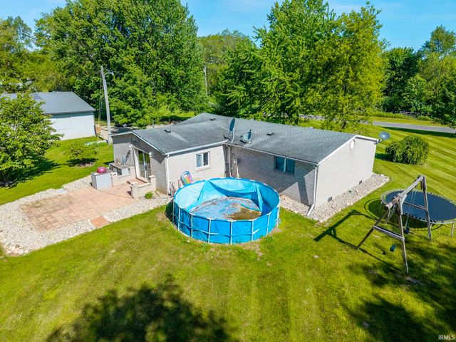 10390 E 375 N, Howe, IN 46746