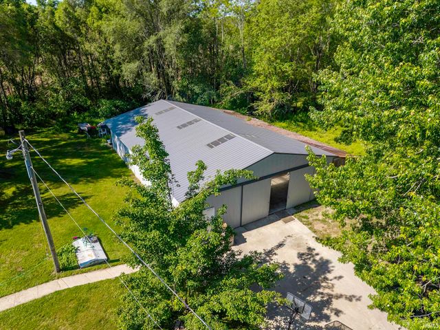 10390 E 375 N, Howe, IN 46746