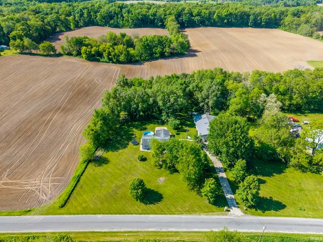 10390 E 375 N, Howe, IN 46746