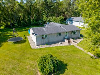 10390 E 375 N, Howe, IN 46746