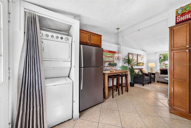 2317 S SUMMERLIN AVENUE, Sanford, FL 32771