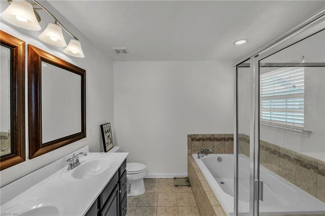 1133 Magdolna DR, Chesapeake, VA 23322