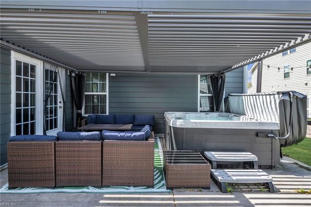 1133 Magdolna DR, Chesapeake, VA 23322