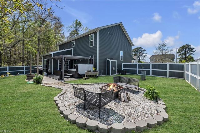 1133 Magdolna DR, Chesapeake, VA 23322