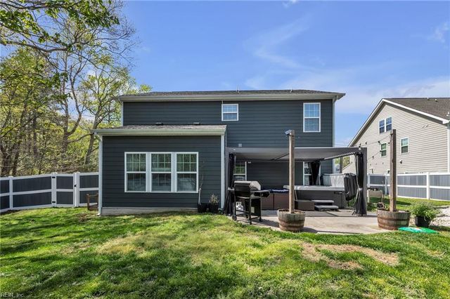 1133 Magdolna DR, Chesapeake, VA 23322